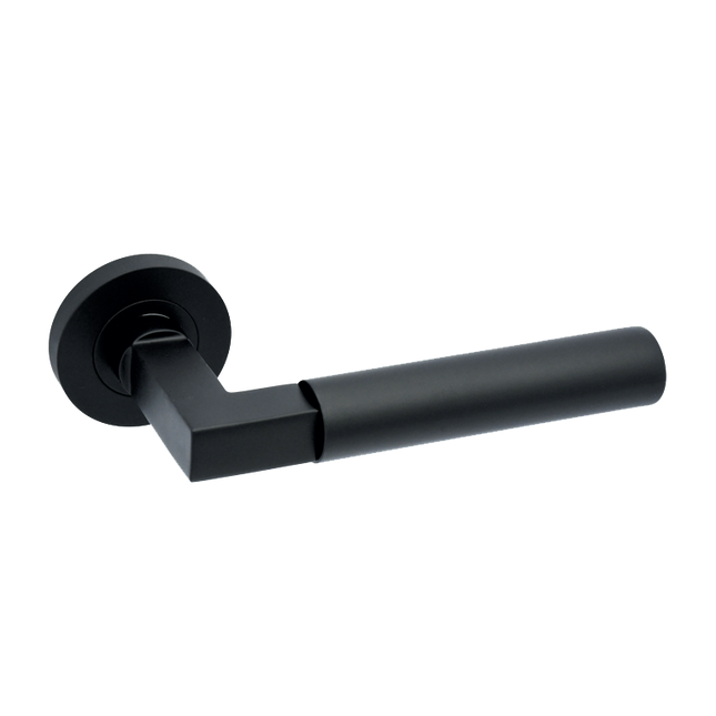 Verona Matt Black Handle Pack
